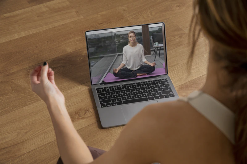 Online Rehab in Davidson County, TN 5 women in online mindfulness class doing yoga remotely
