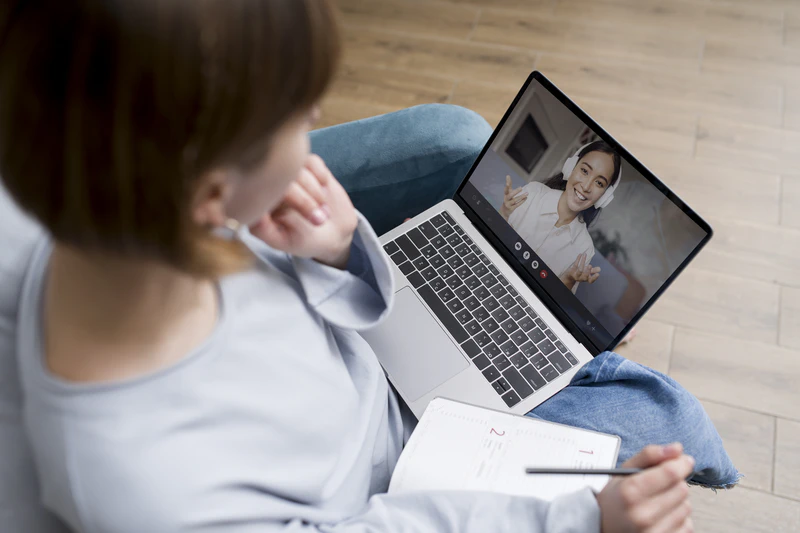 woman taking e learning courses